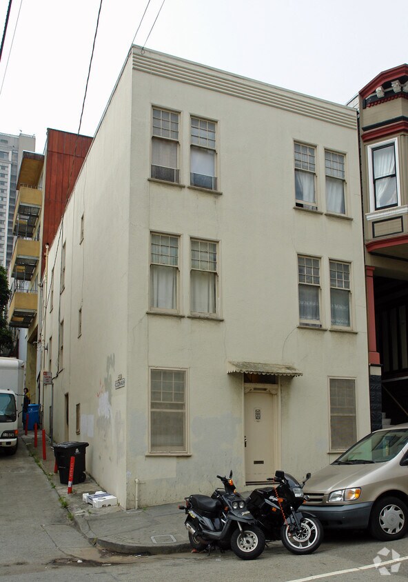Primary Photo - 1015-1019 Washington St