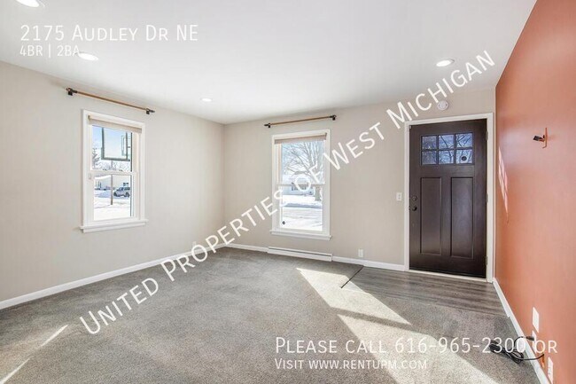 Building Photo - Available Now | 4 bed 2 bath single-family...