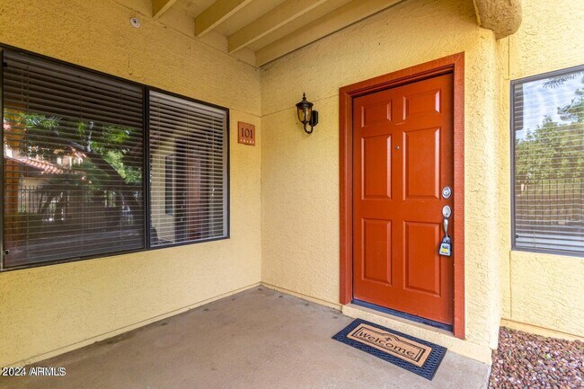 Building Photo - 7008 E Gold Dust Ave