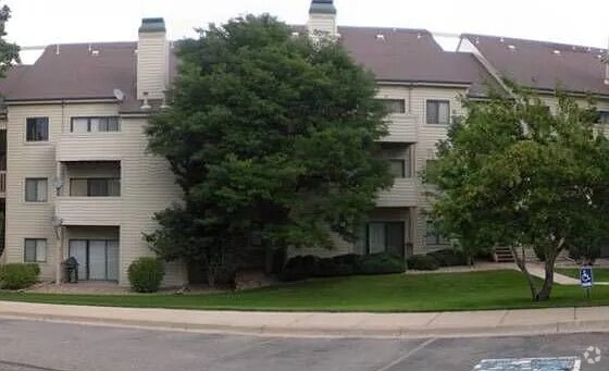 Building Photo - 7468 S Alkire St