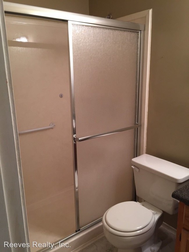 Building Photo - 2 br, 2 bath House - 1250 Henckley Ave #109