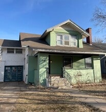 Building Photo - 102 E 17th Ave