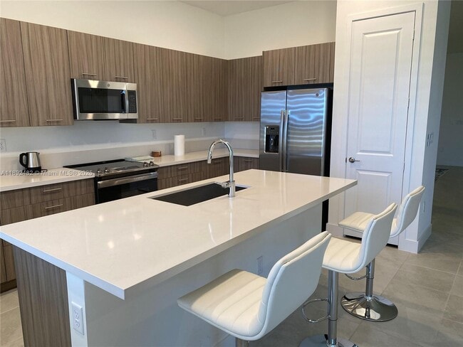 Foto del edificio - 4435 SW 174th Ave