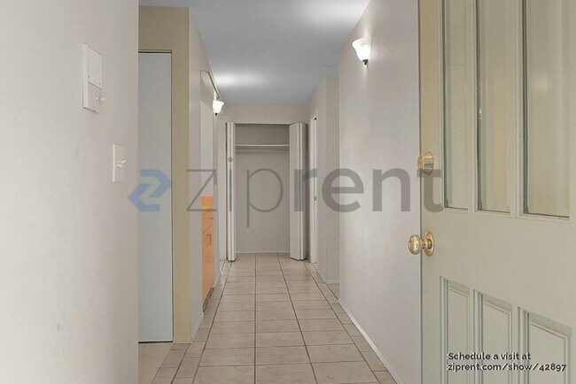 Foto del edificio - 2440 140th Ave NE