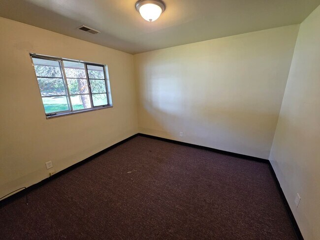 Building Photo - 510 E Pittsburgh McKeesport Blvd