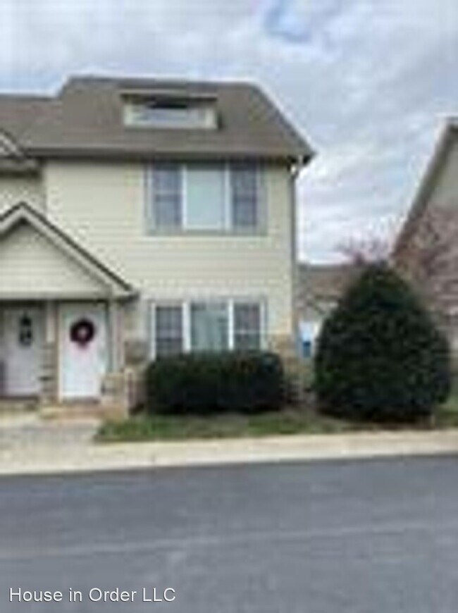 Foto del edificio - 3 br, 3 bath House - 24 Rotunda Circle