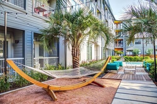 Foto del edificio - 2815 Manor Rd