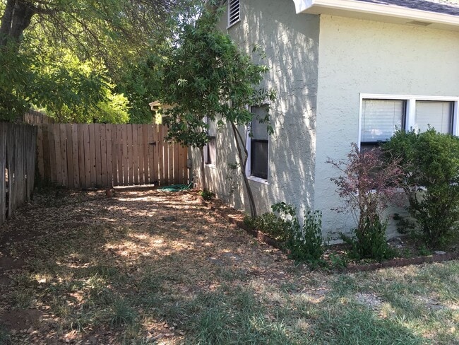 Building Photo - Charming Home, with detached garage