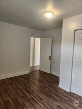Building Photo - 873 W Lombard St