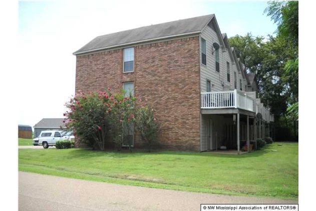 Building Photo - 1027 Riley St