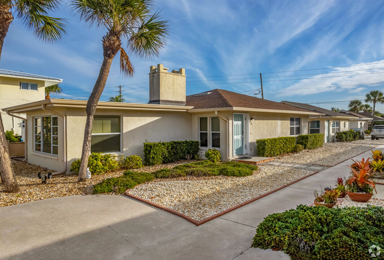 Primary Photo - Gulf To Bay Club at Casey Key