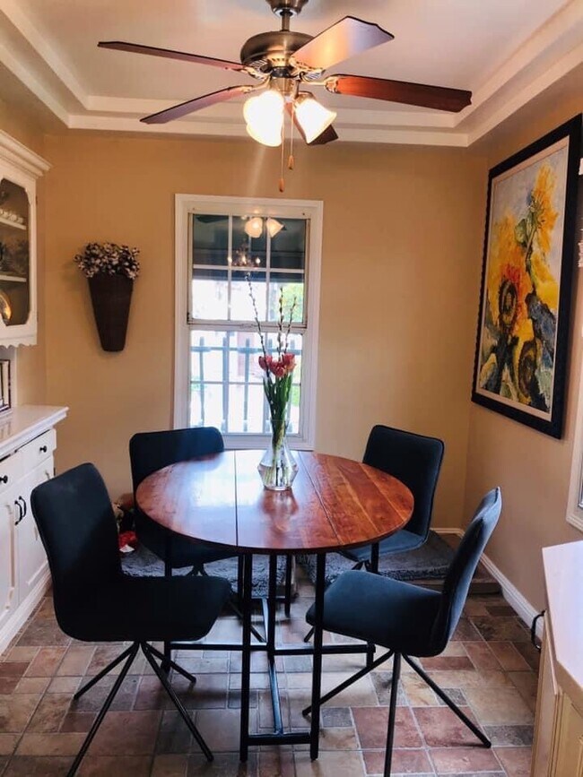 426 S Doheny Dr Unit 426, Beverly Hills, CA 90211 Apartments in