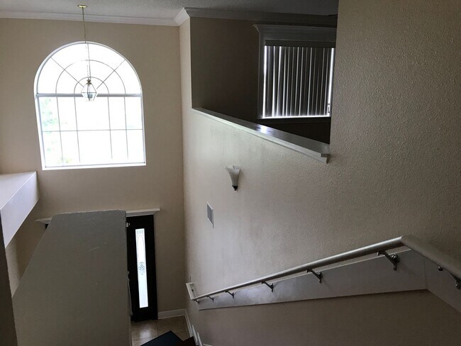 Building Photo - Kissimmee/Poinciana - This elegant 2-Story...