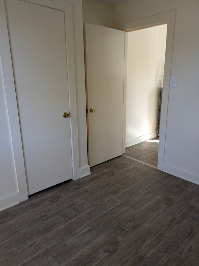 Foto del edificio - 7116 Martins Siding Rd