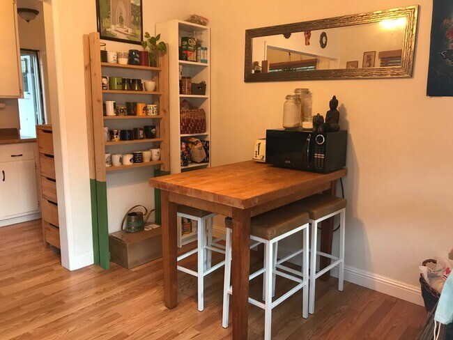 Building Photo - 750 Mountain View St