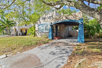 Building Photo - 310 Columbia Dr