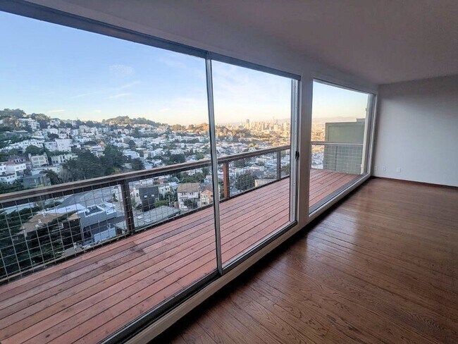 Foto del edificio - 483 Corbett Ave