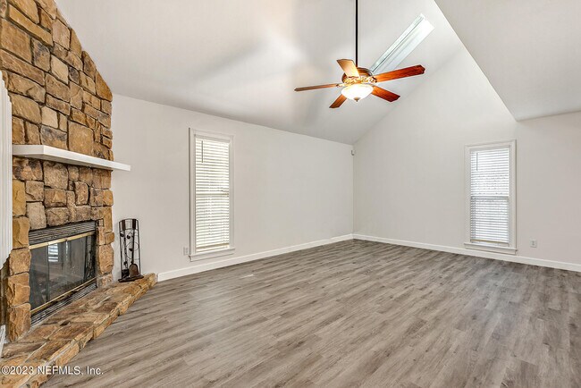 Building Photo - 10624 Fox Squirrel Ln