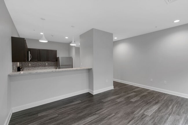 Foto del edificio - Stunning 1 Bedroom Luxury Apartment with T...