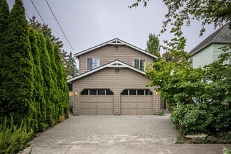 Building Photo - 926 20th Ave