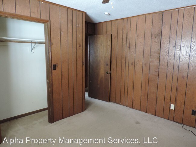 Building Photo - 705 N Holden St