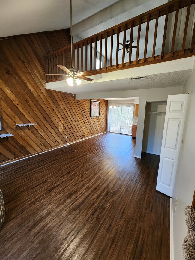 Building Photo - 3355 Idlewild Dr
