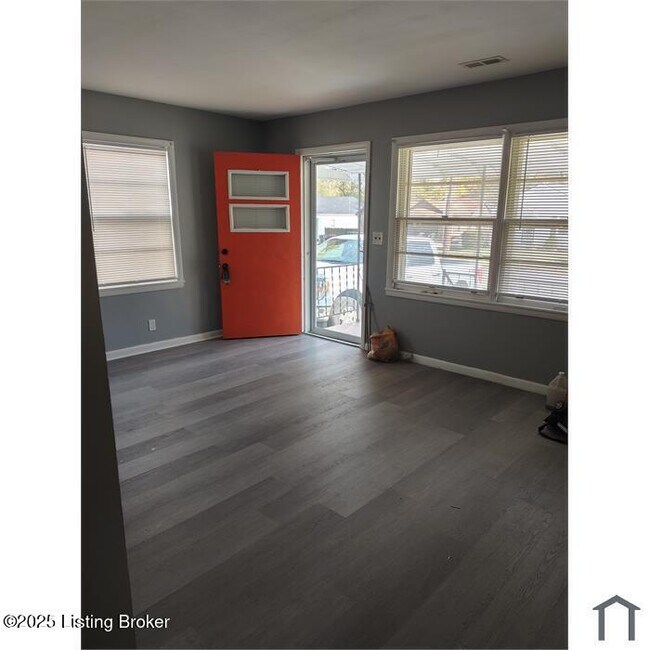 Foto del edificio - 320 N 42nd St