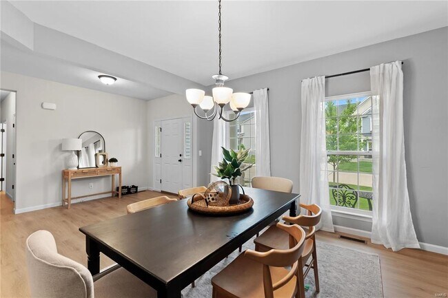 Building Photo - 1704 Willowbrooke Manors Ct