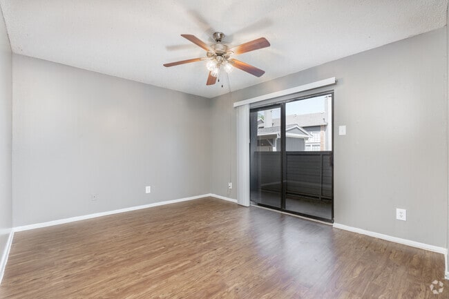 1 habitación, 1 baño - 674 pies cuadrados - Sala de estar - Fox Hollow Lewisville
