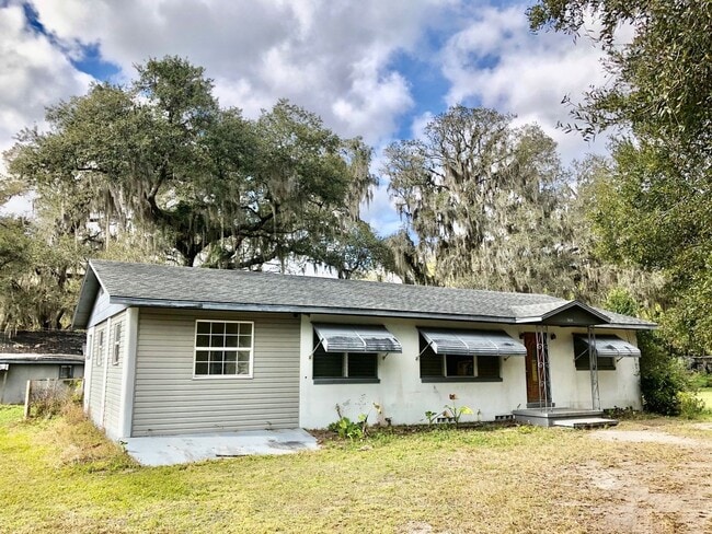 Foto del edificio - Beautiful 5BR/1BA Zephyrhills Home w/Brand...
