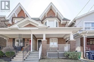 Building Photo - 2079 Gerrard St E