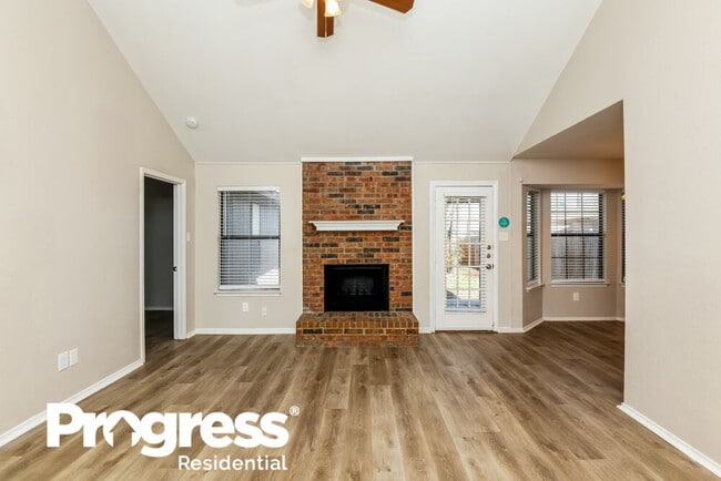 Building Photo - 1354 Gainsborough Way