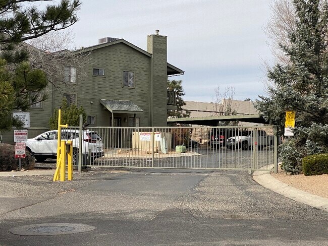 Foto del edificio - 1135 Boulder Park Ave