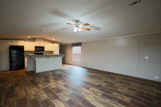 Main living area - left - 1225 Orizaba