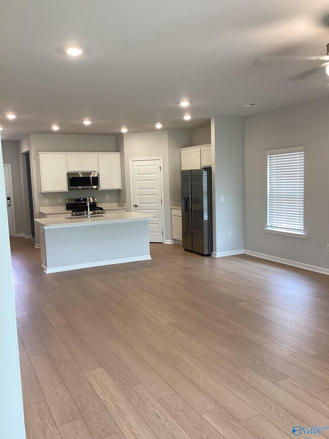 Foto del edificio - 28589 Whitehall Ln