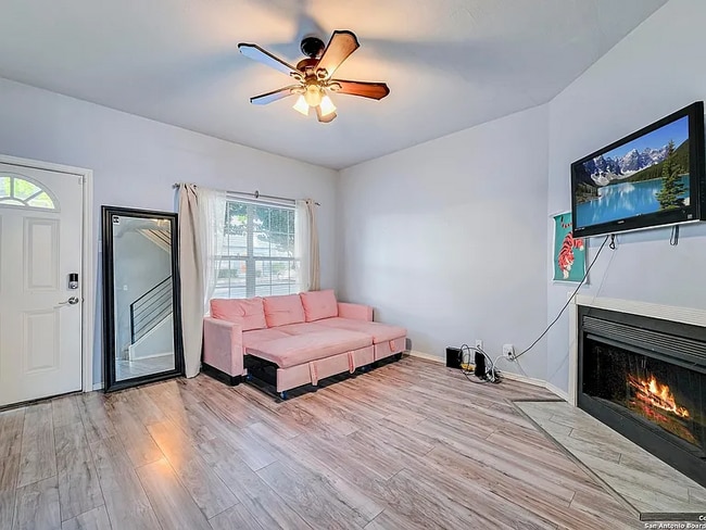 Building Photo - 1815 Gary's Park St