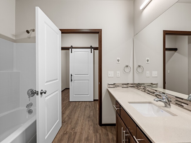 Building Photo - The Lux