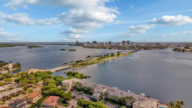 Building Photo - 11930 N Bayshore Dr