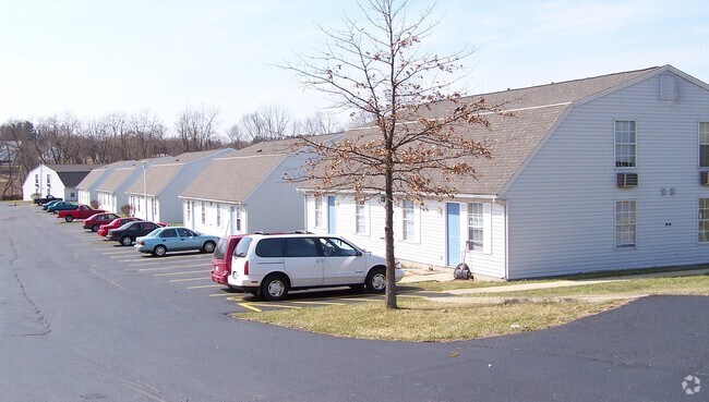 Oak Valley Courtyard Apartments Rentals Lancaster, OH