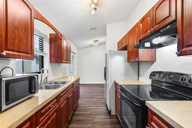 Building Photo - 418 Hancock Rd