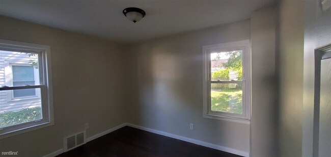 Foto del edificio - 3 br, 1 bath House - 22014 Saxony Ave