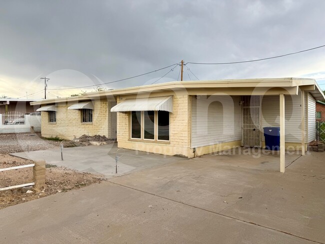 Foto del edificio - 2120 N 3rd Ave