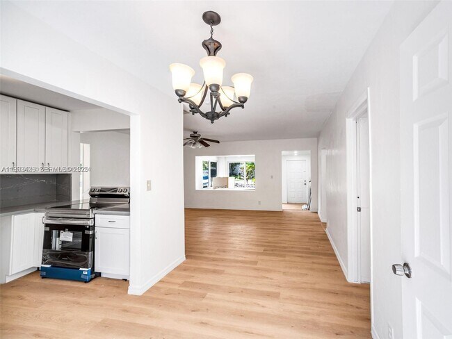 Foto del edificio - 1240 NW 7th Ave