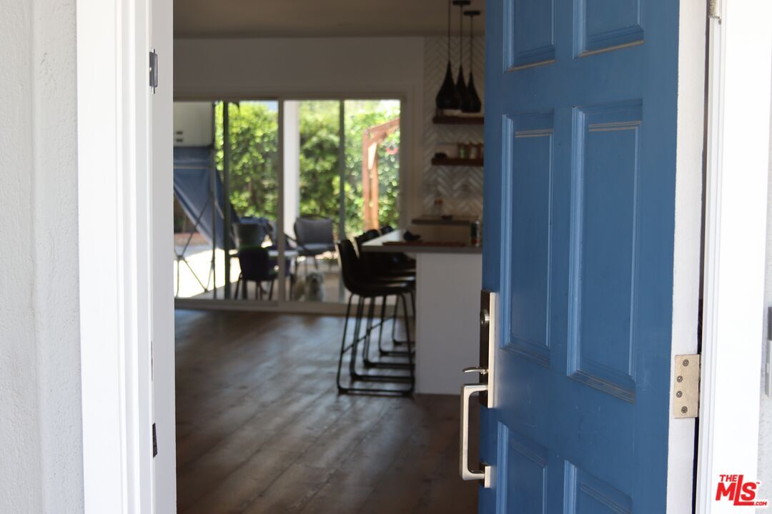 Foto principal - 6615 Farralone Ave