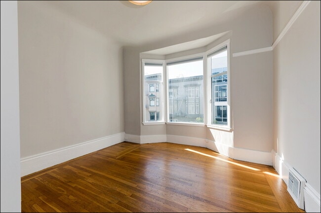 Building Photo - 1758 Washington St