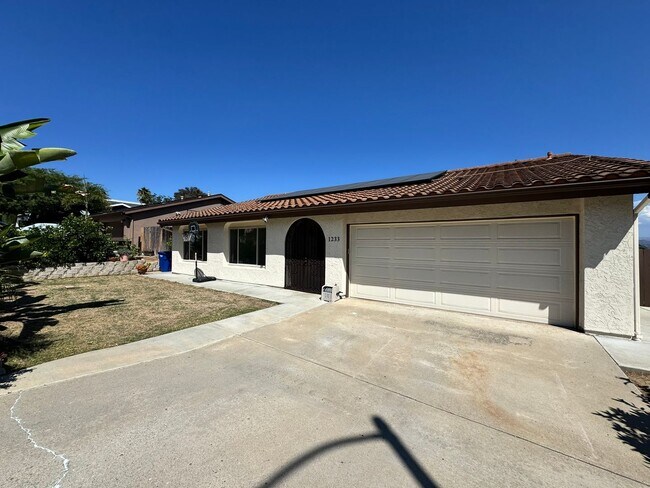 Building Photo - Remodeled 4 Bed / 3 Bath Home with Pool, Spa & Solar – Fletcher Hills