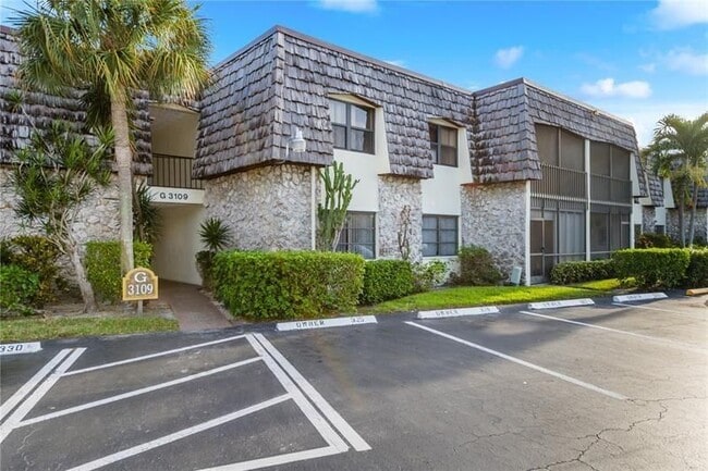 Building Photo - 3109 Oakland Shores Dr