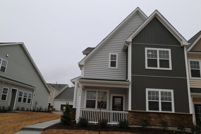 Building Photo - 1310 Farm Pond In