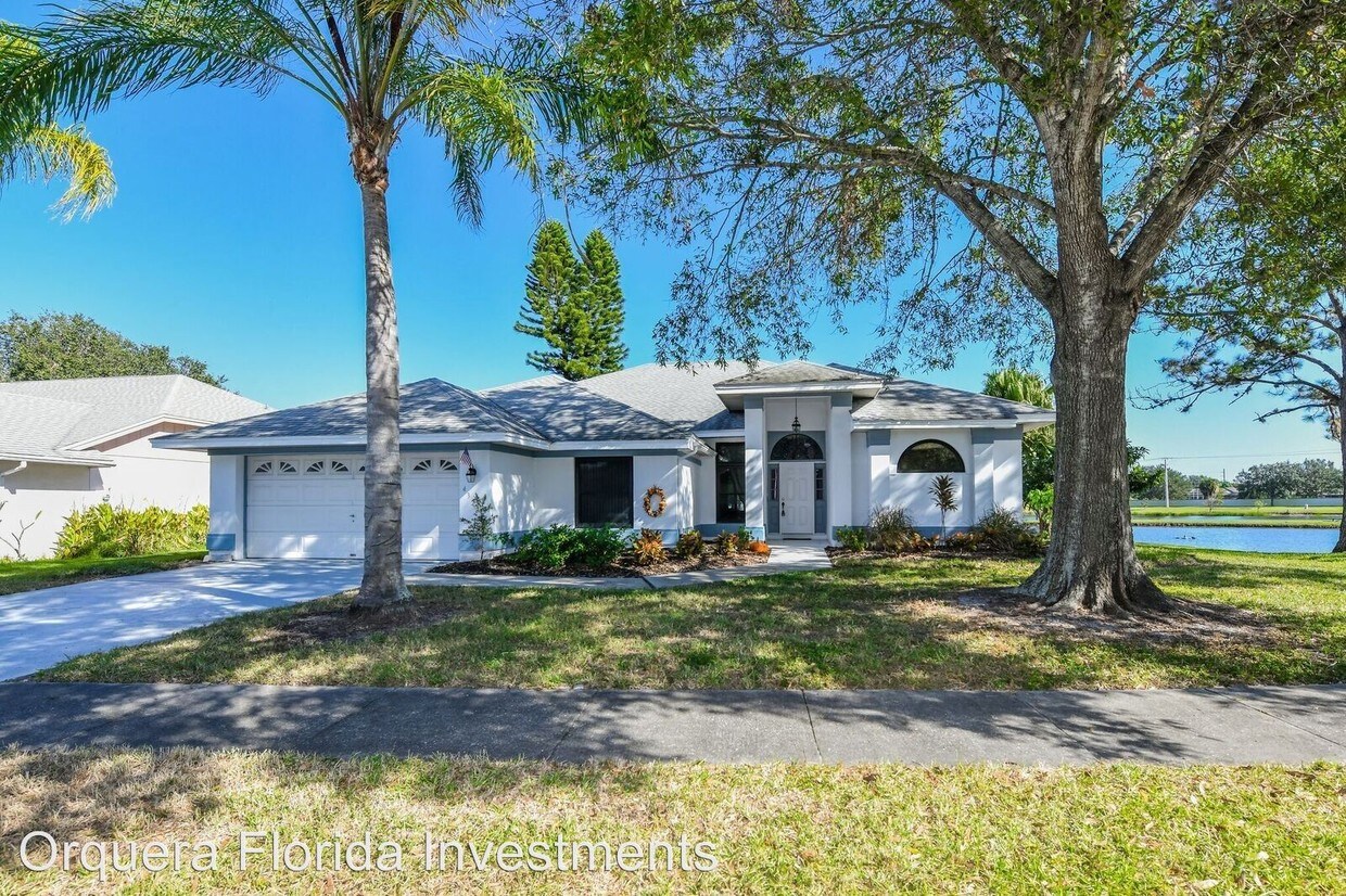 Primary Photo - 3 br, 2.5 bath House - 4327 Fairfax Dr E.