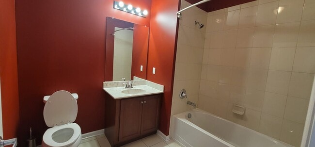 Building Photo - 712 Strassle Way